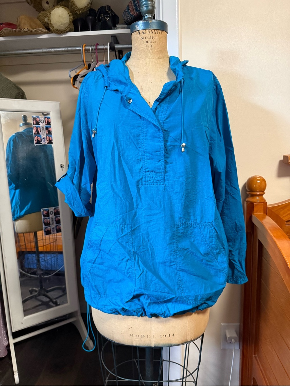 Women’s Blue Hooded Pullover Windbreaker Jacket